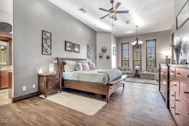 Huge master bedroom suite