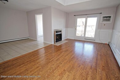 8 Racal Ct unit B3, Staten Island, NY 10314 - photo 5