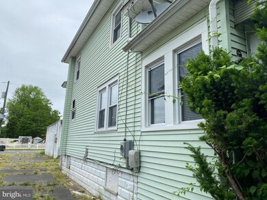 323 Woodbury Lake Dr, Woodbury, NJ 08096 - photo 2