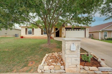 209 Green Oaks Loop, Fredericksburg, TX 78624 - photo 2