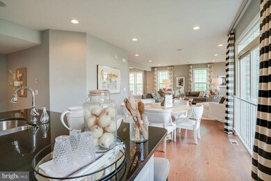 9054 Chynoweth St, Lorton, VA 22079 - photo 3