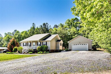 3950 Meadow Ridge Ct, Asheboro, NC 27205 - photo 3