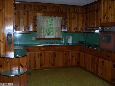 722 Britt Ave, Asheboro, NC 27203 - photo 6