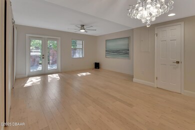 5-Living-Room