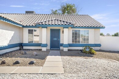 6-web-or-mls-6867-w-beryl-ave