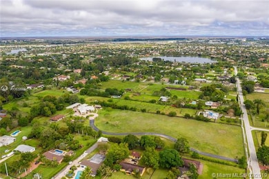 1831 SW 139th Ave, Davie, FL 33325 - photo 6