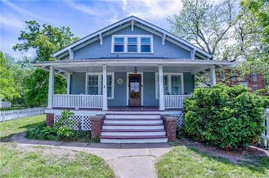 907 W 6th St, Lawrence, KS 66044 - photo 2