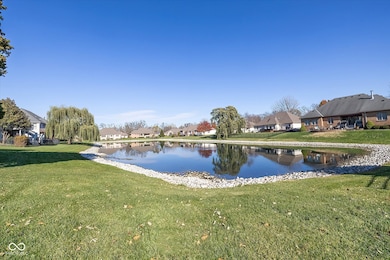 383 Walnut Woods Dr, Greenwood, IN 46142 - photo 2