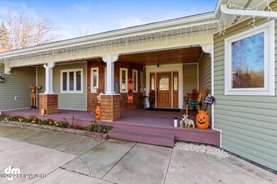 03-Exterior Front Deck SM_4361