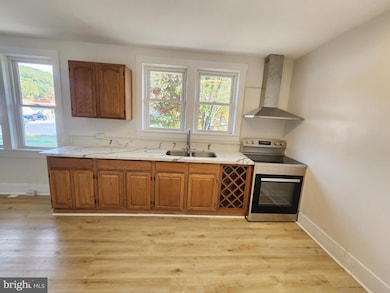 14200 Stonefield Ln, Cumberland, MD 21502 - photo 5