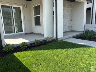 Fenced in private green space!