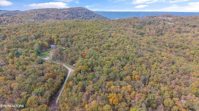 06-285 Raeanne Dr -02