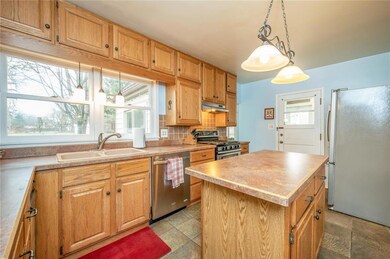 3205 54th St, Des Moines, IA 50310 - photo 7