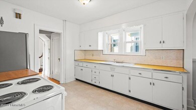 357 Marshland Ct, Troy, NY 12180 - photo 6