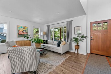 Sitting room 2438 NW Hemmingwa