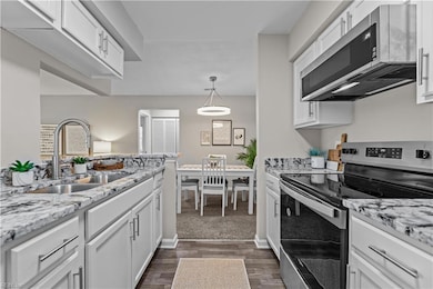 502 Thorncliff Dr unit 104, Newport News, VA 23608 - photo 6