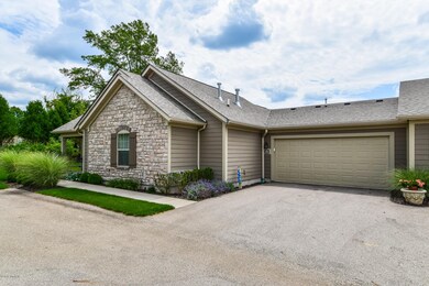 002-photo-front-view-6104972