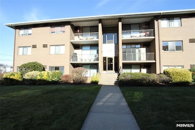 462 Liberty St unit 202, Little Ferry, NJ 07643 - photo 2