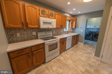 131 Elm St, Emmaus, PA 18049 - photo 7