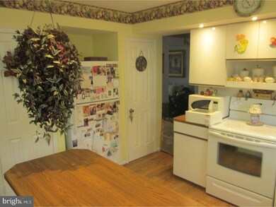 158 Watergate Dr, Feasterville Trevose, PA 19053 - photo 6