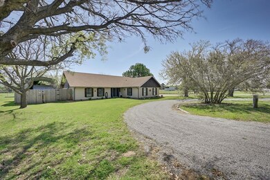 700 North Ave E, Springtown, TX 76082 - photo 3