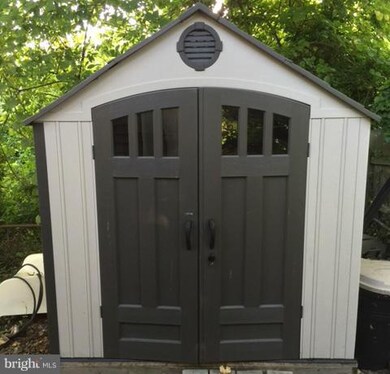 10 Washington Ave, Colonial Beach, VA 22443 - photo 4