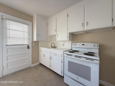 2925 Oak St, Jacksonville, FL 32205 - photo 6