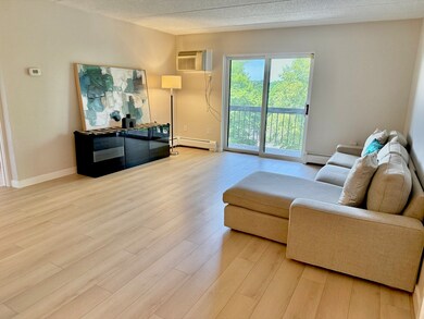 Franklin Manor unit 415, Melrose, MA 02176 - photo 2