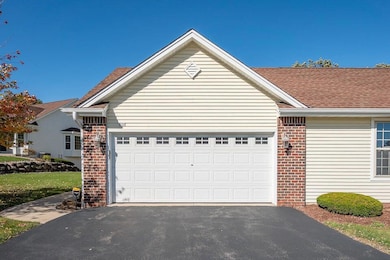 838 Elise Ct unit 23, Waukesha, WI 53189 - photo 2