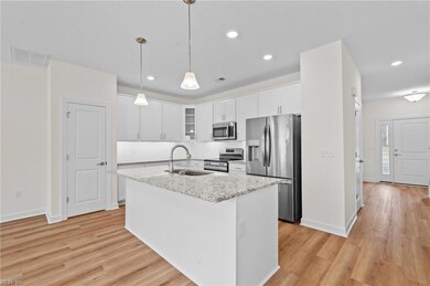 4918 Breck Ln, Chesapeake, VA 23321 - photo 5