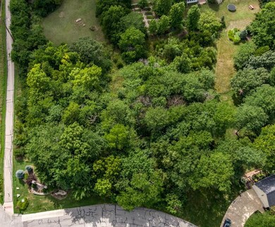 9032 Redbud Ln, Lenexa, KS 66220 - photo 2