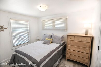 202E15-1st floor full bedroom