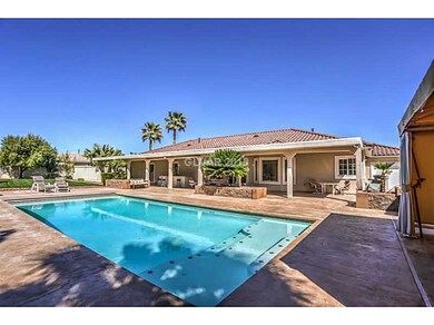 Swimming Pool/Hot Tub/Sauna.