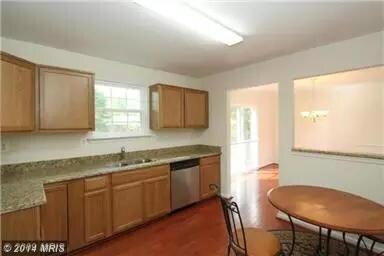 8513 Dunbar Ave, Hyattsville, MD 20785 - photo 5