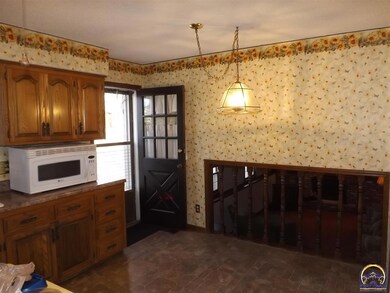 3825 SW Gamwell Rd, Topeka, KS 66610 - photo 5