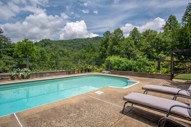 525 Dalton Creek Rd, Franklin, NC 28734 - photo 4