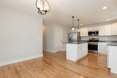 68 Stillwater Cir unit 19, Somersworth, NH 03878 - photo 3