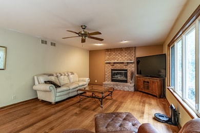 35242 N Moody St, Ingleside, IL 60041 - photo 5