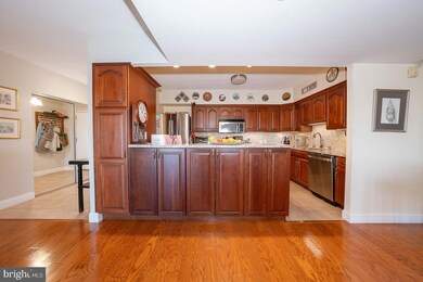 20925 Valley Forge Cir unit 925, King of Prussia, PA 19406 - photo 6