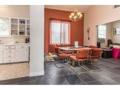 86 S 3rd St, Creswell, OR 97426 - photo 7