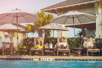 4 Group Lounge