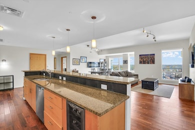 301 N Neil St unit 708, Champaign, IL 61820 - photo 4