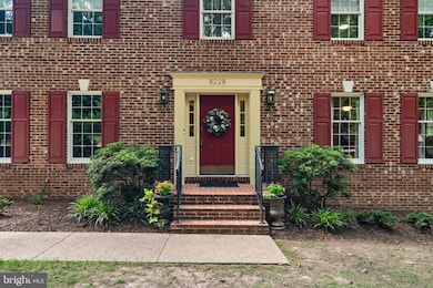 8228 Honeysuckle Rd, Manassas, VA 20112 - photo 4