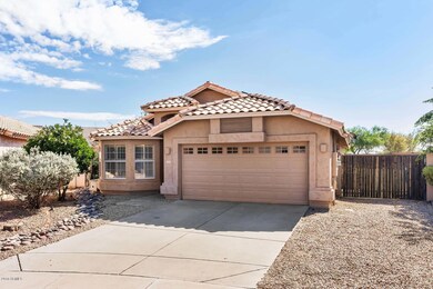 22207 N 22nd Way-large-002-25-Front Exte