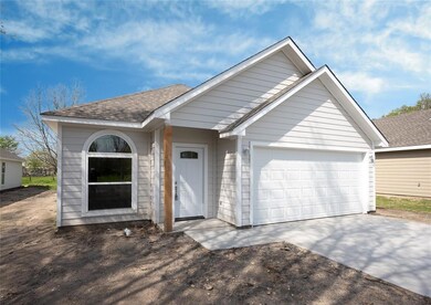 893 Chase Ave, Cleburne, TX 76031 - photo 2