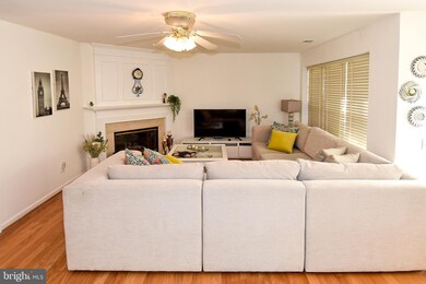 9262 Cardinal Forest Ln unit 101, Lorton, VA 22079 - photo 5