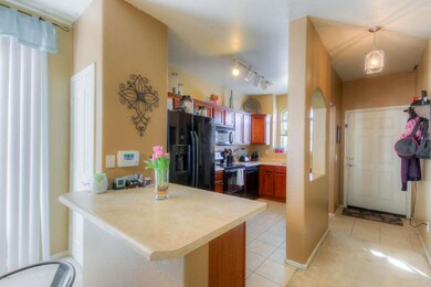 Kitchen/Entry