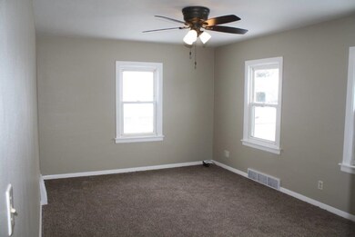 2123 W High St, Davenport, IA 52804 - photo 2