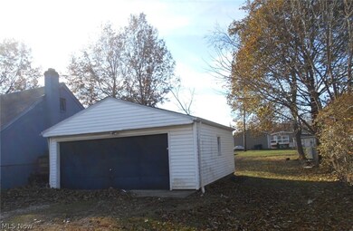 1830 E 298th St, Wickliffe, OH 44092 - photo 3