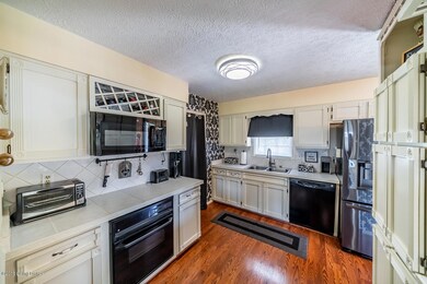 233 Shelley Ct, Mount Washington, KY 40047 - photo 7